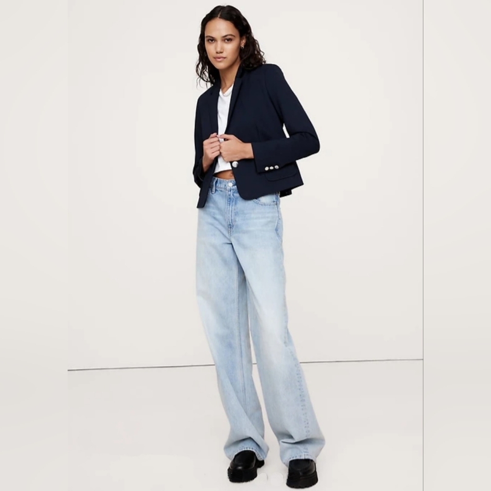 ⭐️ Banana Republic Ponte Short Blazer